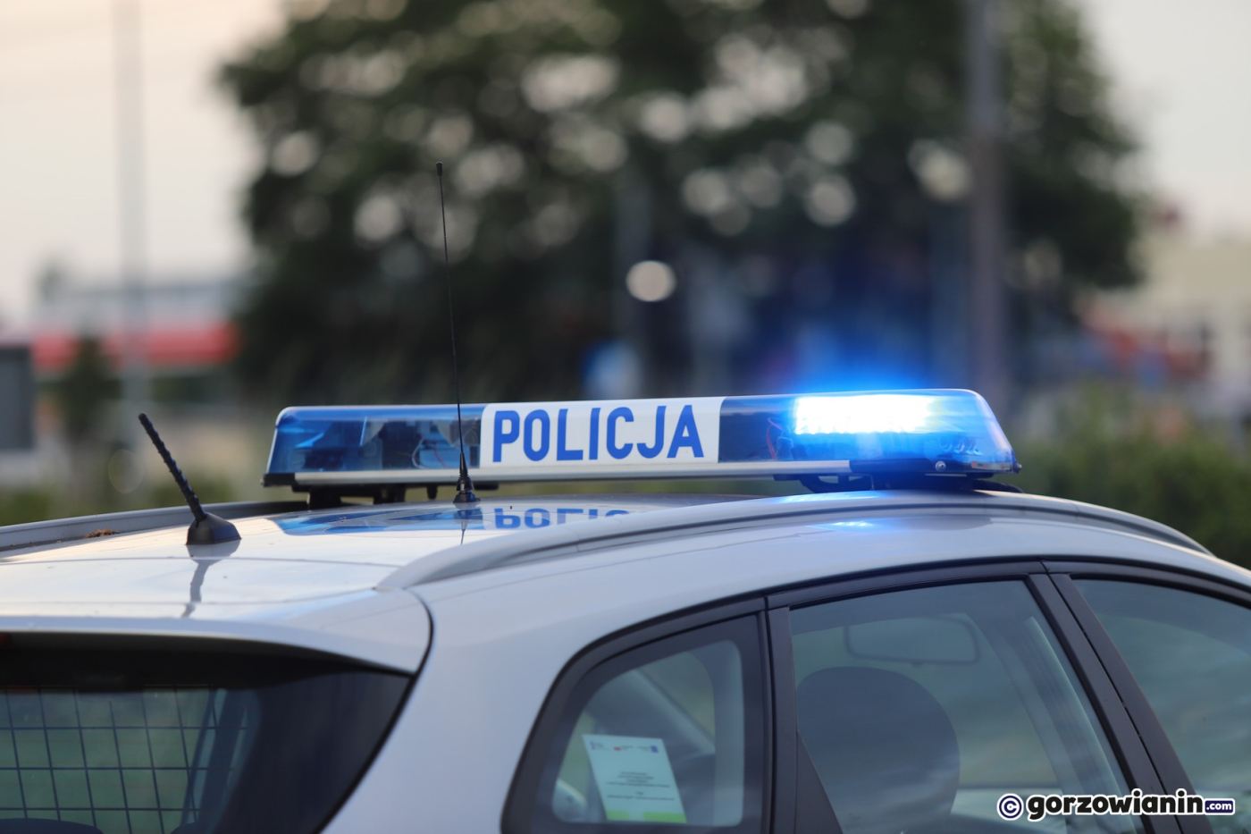 Gorzów: 14-latek próbował driftować citroenem na parkingu