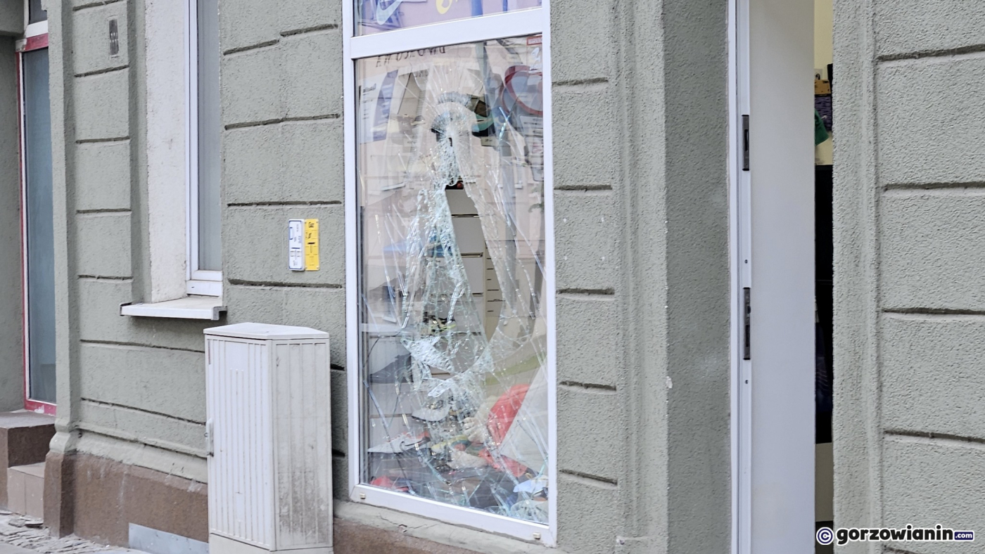 Gorzów: Nogą wybił szybę i uciekł z łupem