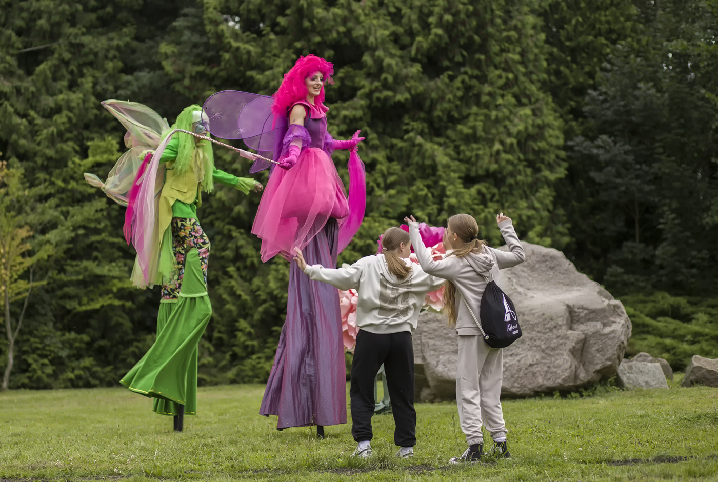 Alicja w Krainie Czarów i Piana Party. Sprawdź bajkową propozycję na 1 maja w Ogrodach Przelewice