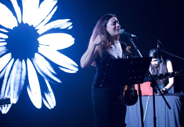 Rise and Fall — australijska trasa koncertowa polskiej artystki Karoliny Beimcik