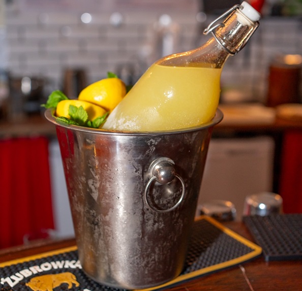 Szybka cytrynówka – przepis, co zrobić żeby cytrynówka nie była gorzka?