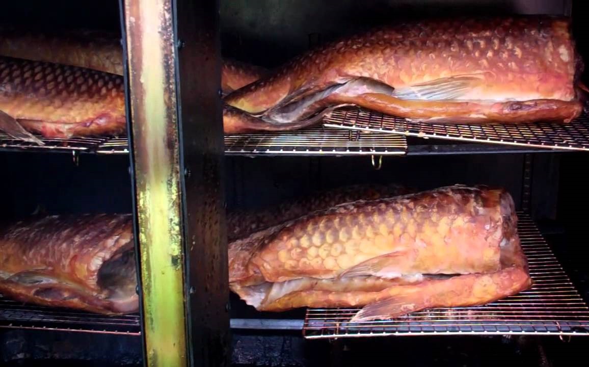 Jak wędzić karpia w całości?