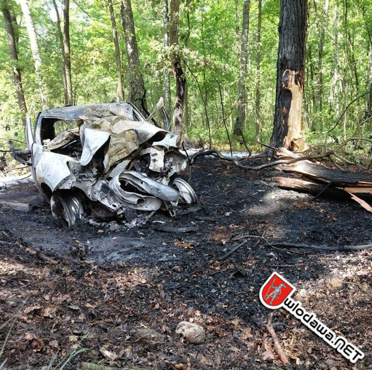 112: Tragiczny finał wypadku w Zahajkach. Nie żyje 43-letni kierowca, auto stanęło w płomieniach
