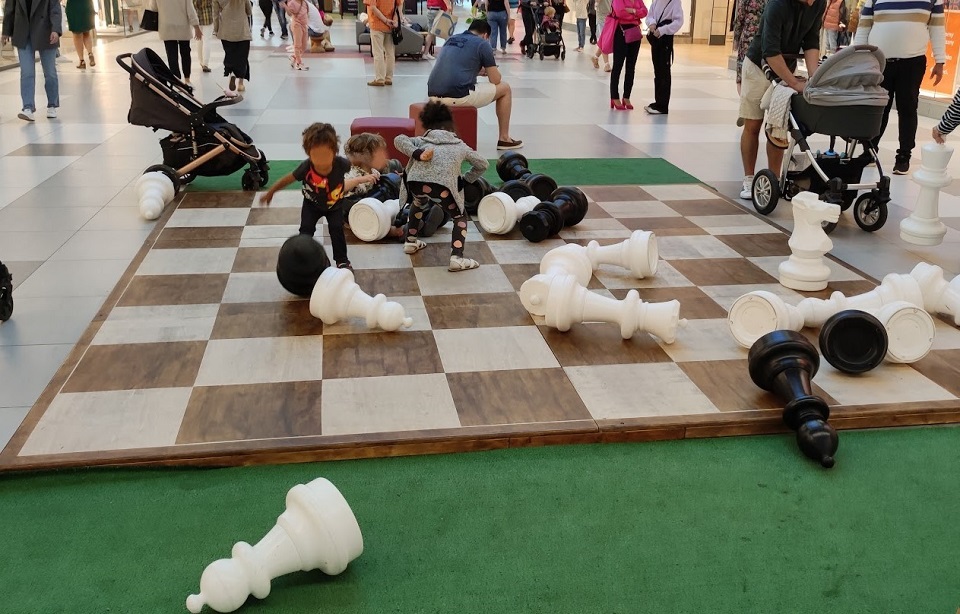 Migrants — a long-term policy alternatively  of heating emotions