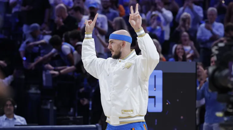 Alex Caruso przerywa milczenie po faulu technicznym po próbie bloku butami C. Martina Magsino