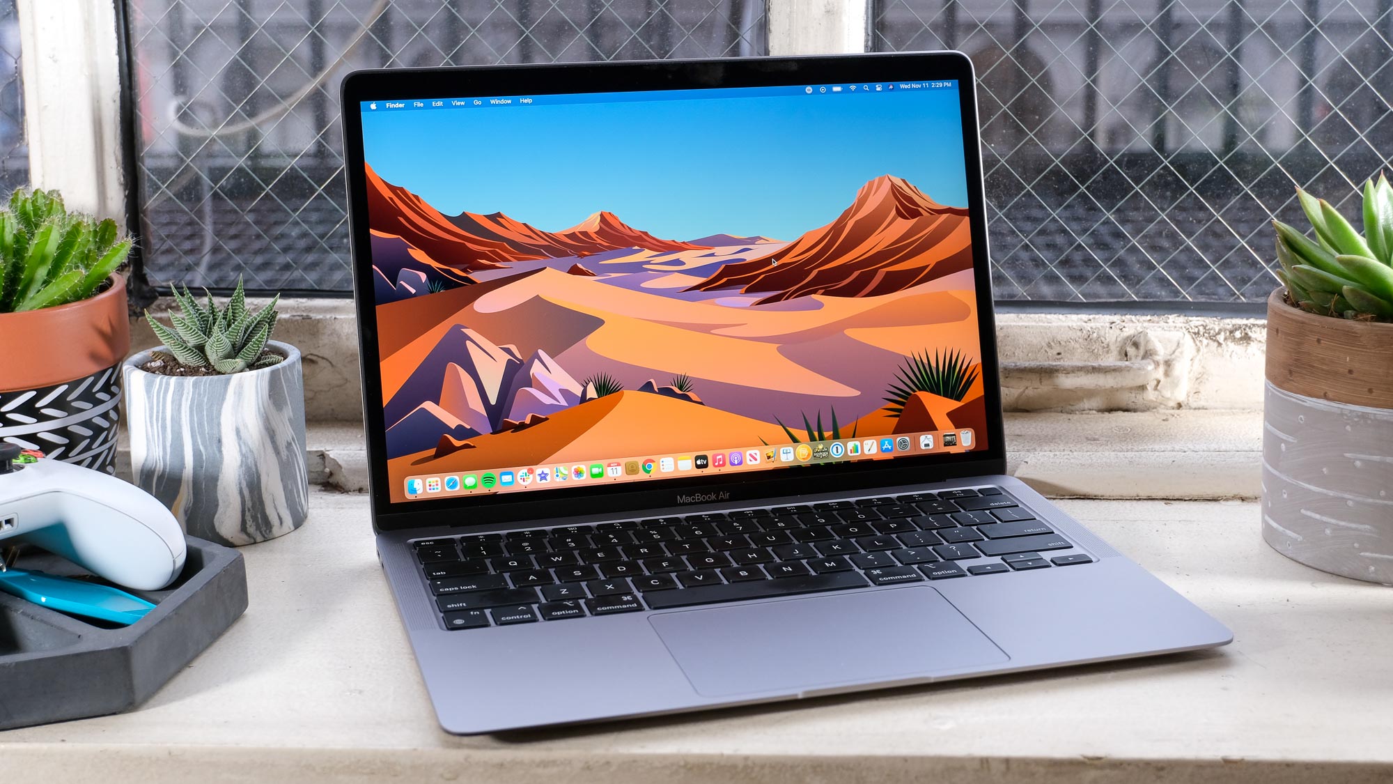 MacBook Air M1 kontra Dell XPS 13: Który laptop wygrywa?